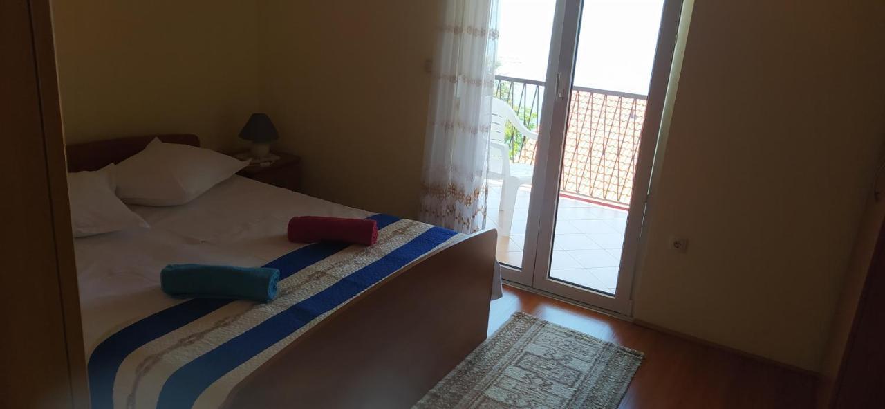 Apartments Ivka 오미스 외부 사진