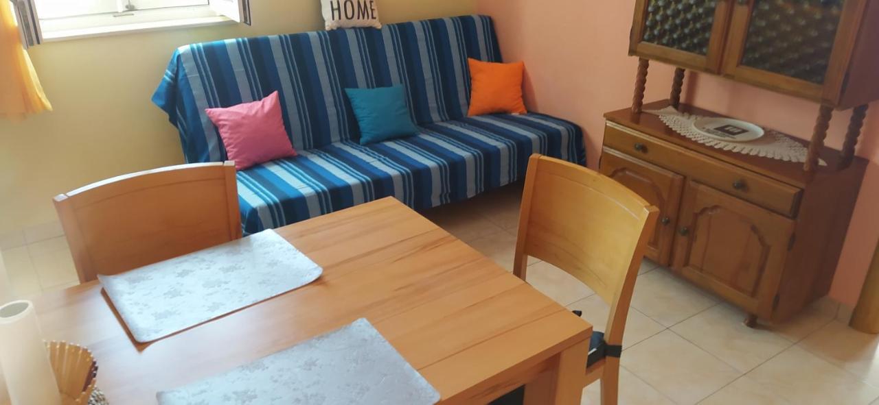 Apartments Ivka 오미스 외부 사진