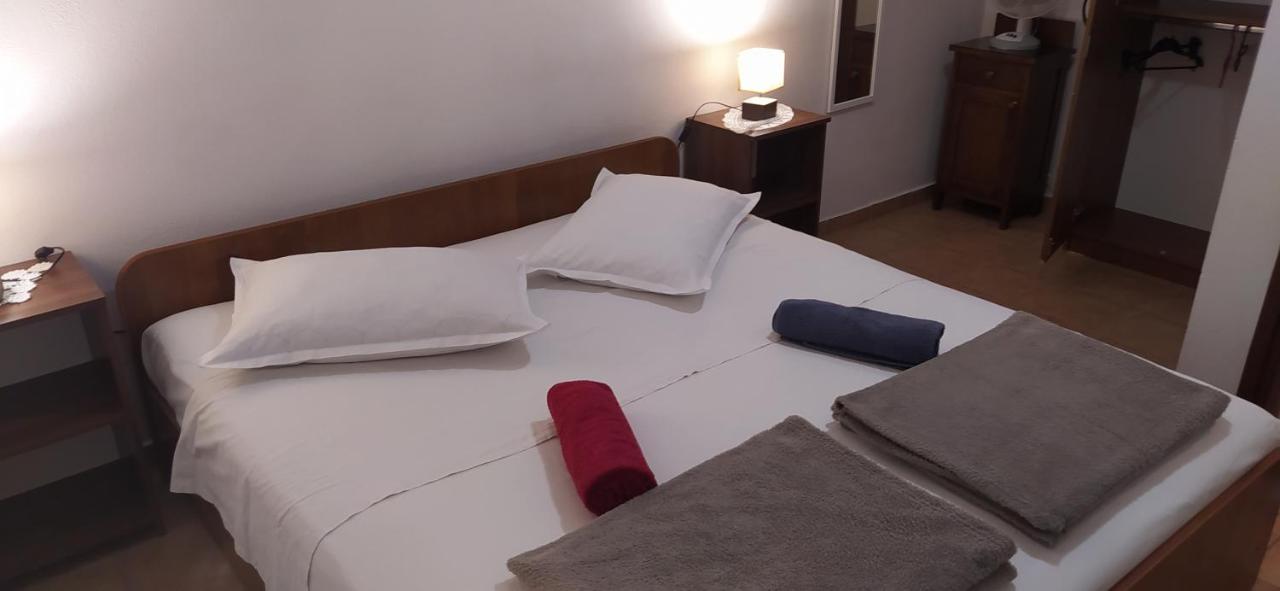Apartments Ivka 오미스 외부 사진