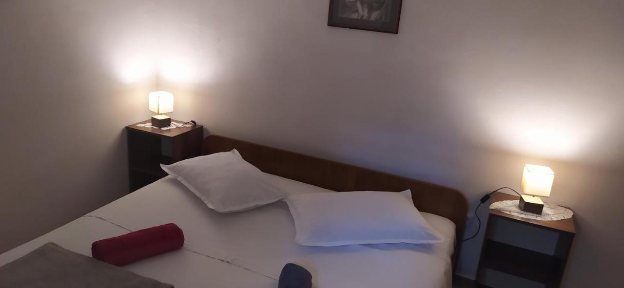 Apartments Ivka 오미스 외부 사진