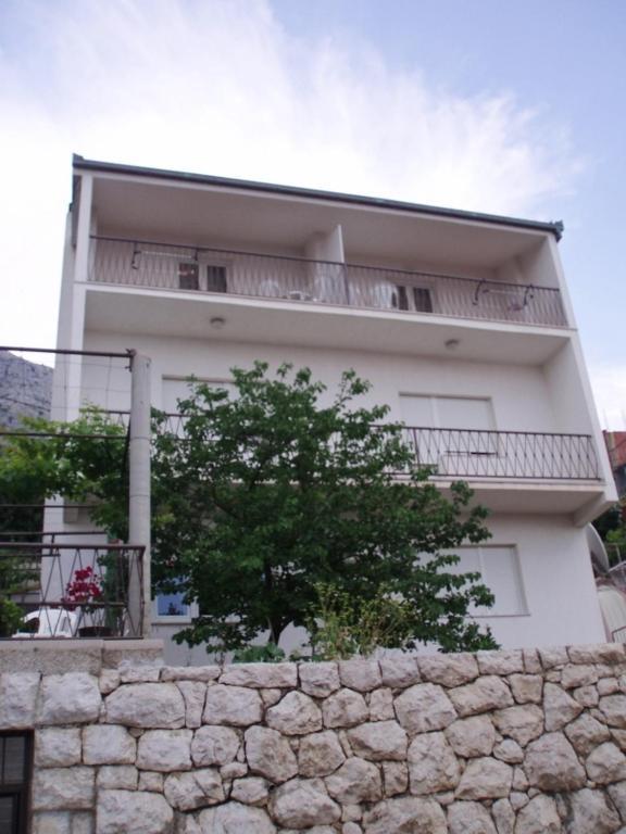 Apartments Ivka 오미스 외부 사진