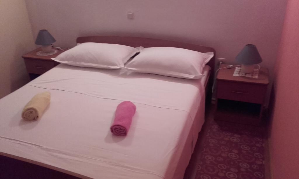 Apartments Ivka 오미스 외부 사진