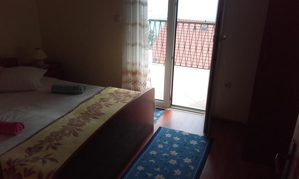 Apartments Ivka 오미스 외부 사진