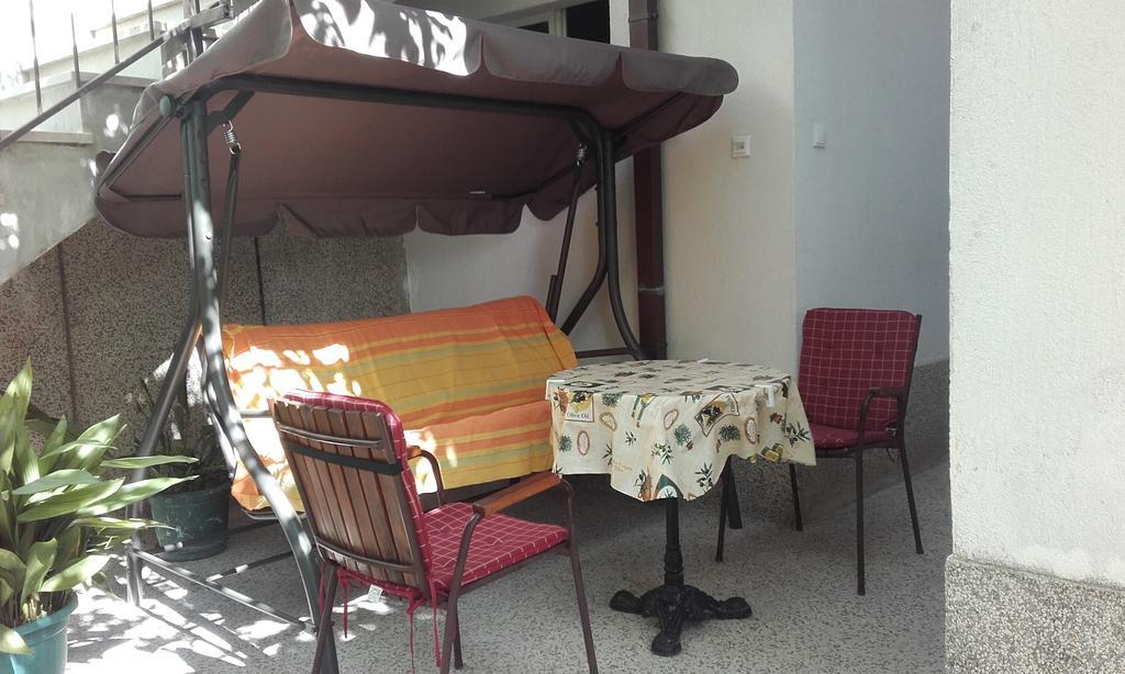 Apartments Ivka 오미스 외부 사진