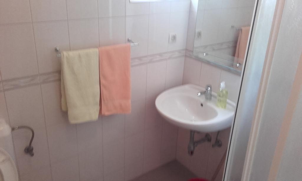 Apartments Ivka 오미스 외부 사진