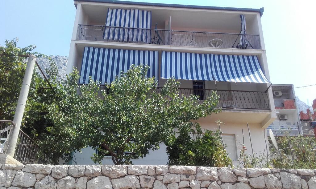 Apartments Ivka 오미스 외부 사진