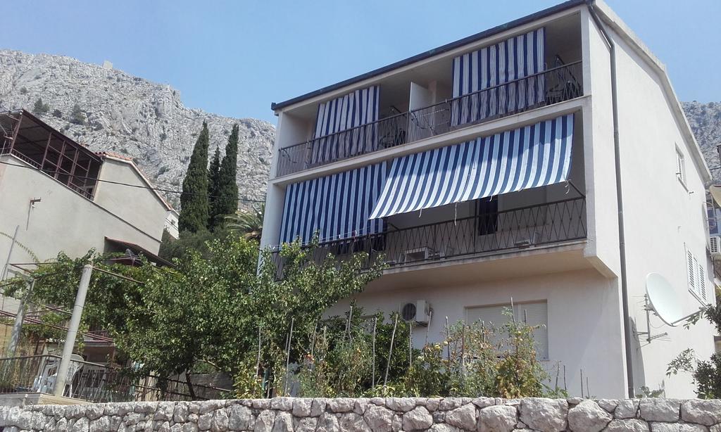 Apartments Ivka 오미스 외부 사진
