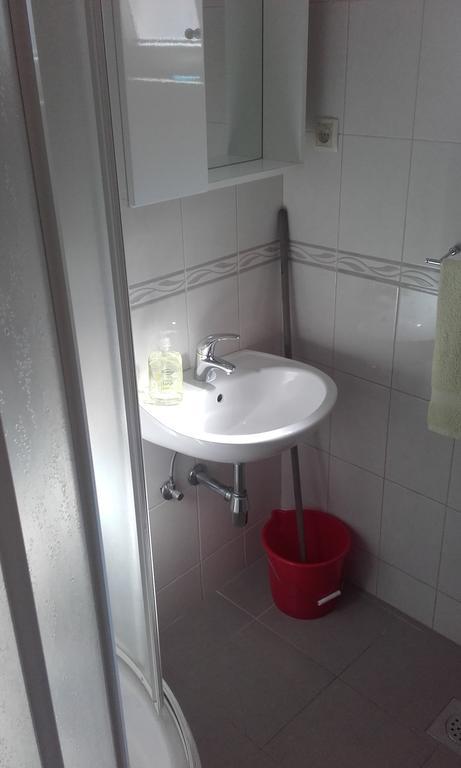 Apartments Ivka 오미스 외부 사진