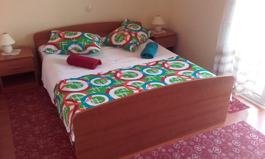 Apartments Ivka 오미스 외부 사진
