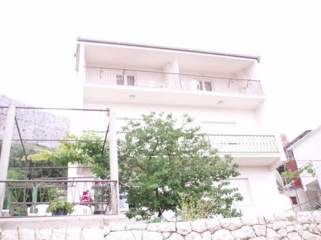 Apartments Ivka 오미스 외부 사진